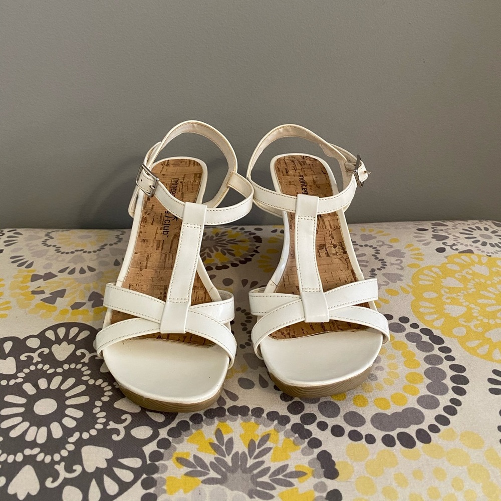 Ladies white sandal wedge
